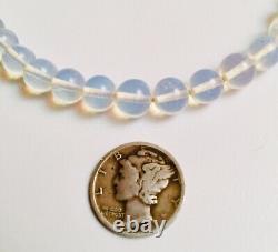 Gorgeous Art Deco Petite Ladies Opaline Saphiret Glass Bead Necklace 14.5