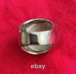 Very Rare Vintage Realistic Glass Eye Cabochon Ring in Sterling Silver