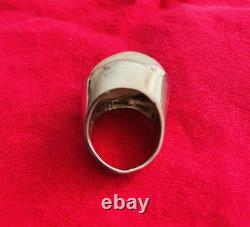 Very Rare Vintage Realistic Glass Eye Cabochon Ring in Sterling Silver