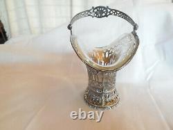 Vintage sterling silver filigree basket withglass insert 143.8g