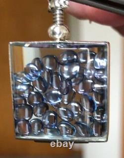 Yogo Sapphire sterling silver shake square glass pendant 5.6tcw